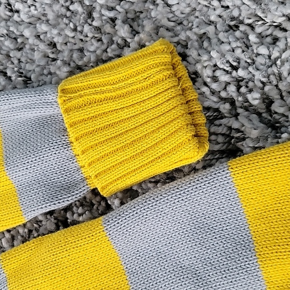 NWT Women's M Gap Stripe Sweater - Picture 3 of 3